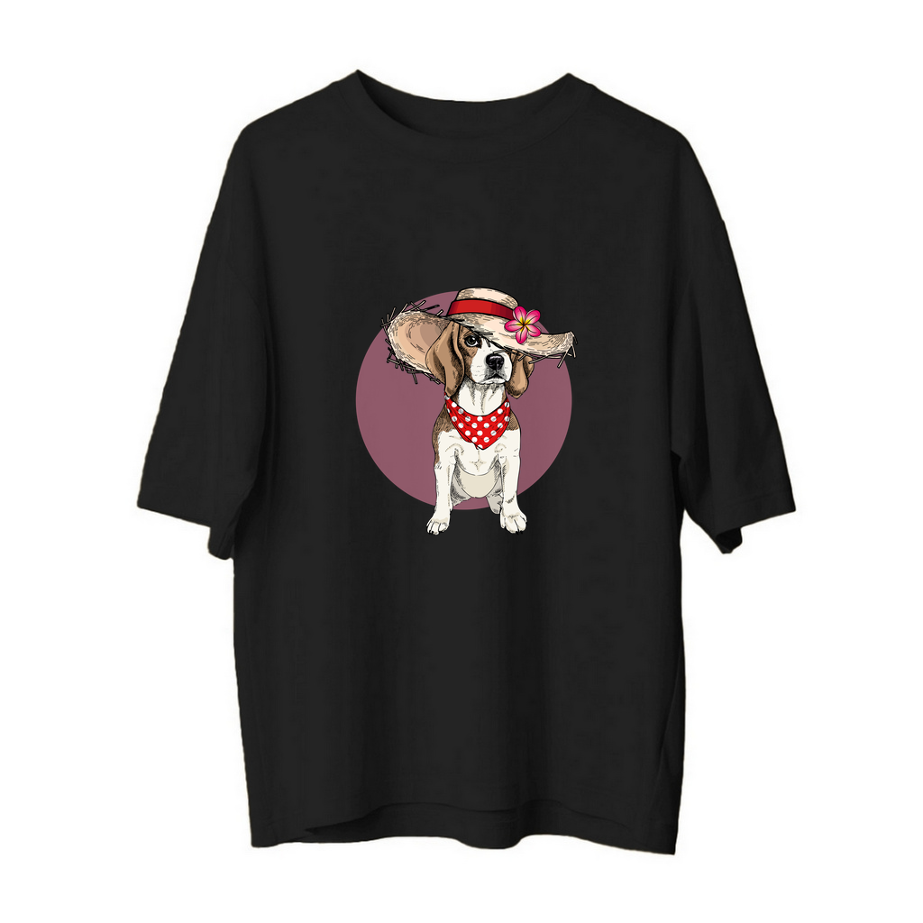 Şapkalı Beagle: Kırmızı Kurdeleli Baskılı Kadın Oversize Tişört